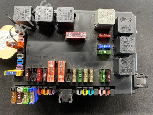 Used Fuse box Fuse box MERCEDES-BENZ S-CLASS (W221, V221) S 350 4-matic (221.087, 221.187) (272 hp) 35944405 35944405