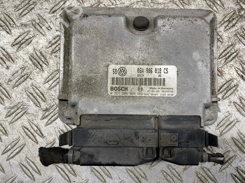 Used Engine control unit (ECU) Engine control unit (ECU) VW GOLF IV Variant (1J5) 2.0 (115 hp) 32752633 32752633