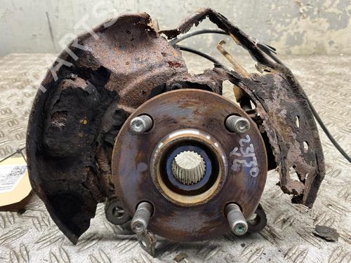 Achsschenkel links vorne für TOYOTA YARIS (_P9_) 1.0 VVT-i (KSP90_, KSP90R) (69 hp) 32864221