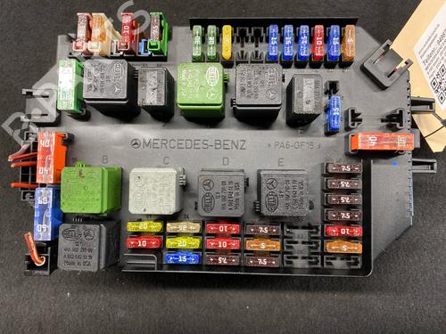Used Fuse box Fuse box MERCEDES-BENZ S-CLASS (W221, V221) S 350 4-matic (221.087, 221.187) (272 hp) 35944404 35944404