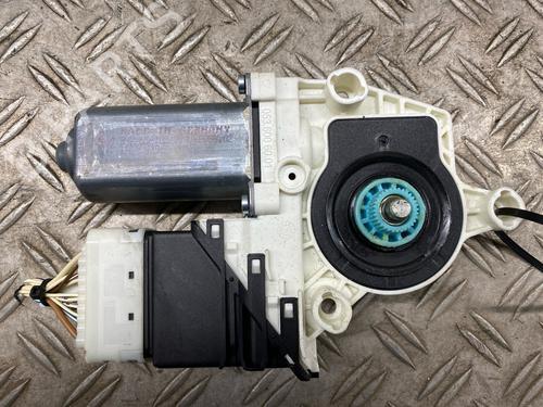 Used Left rear window motor VW GOLF VI (5K1) 2.0 TDI (140 hp) 28423810