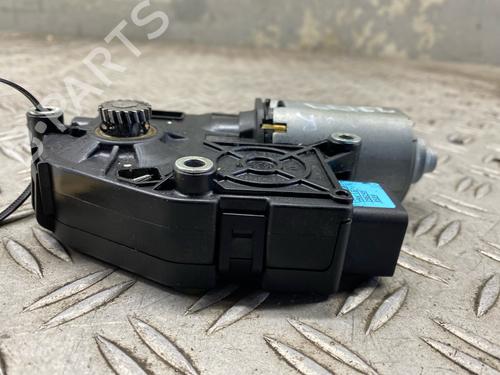 Moteur du toit ouvrant MERCEDES-BENZ C-CLASS T-Model (S204) C 220 CDI (204.202) | BP30470849M60