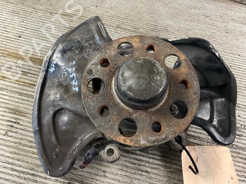 Used Left front steering knuckle MERCEDES-BENZ C-CLASS (W204) C 350 (204.056) (272 hp) 17786749