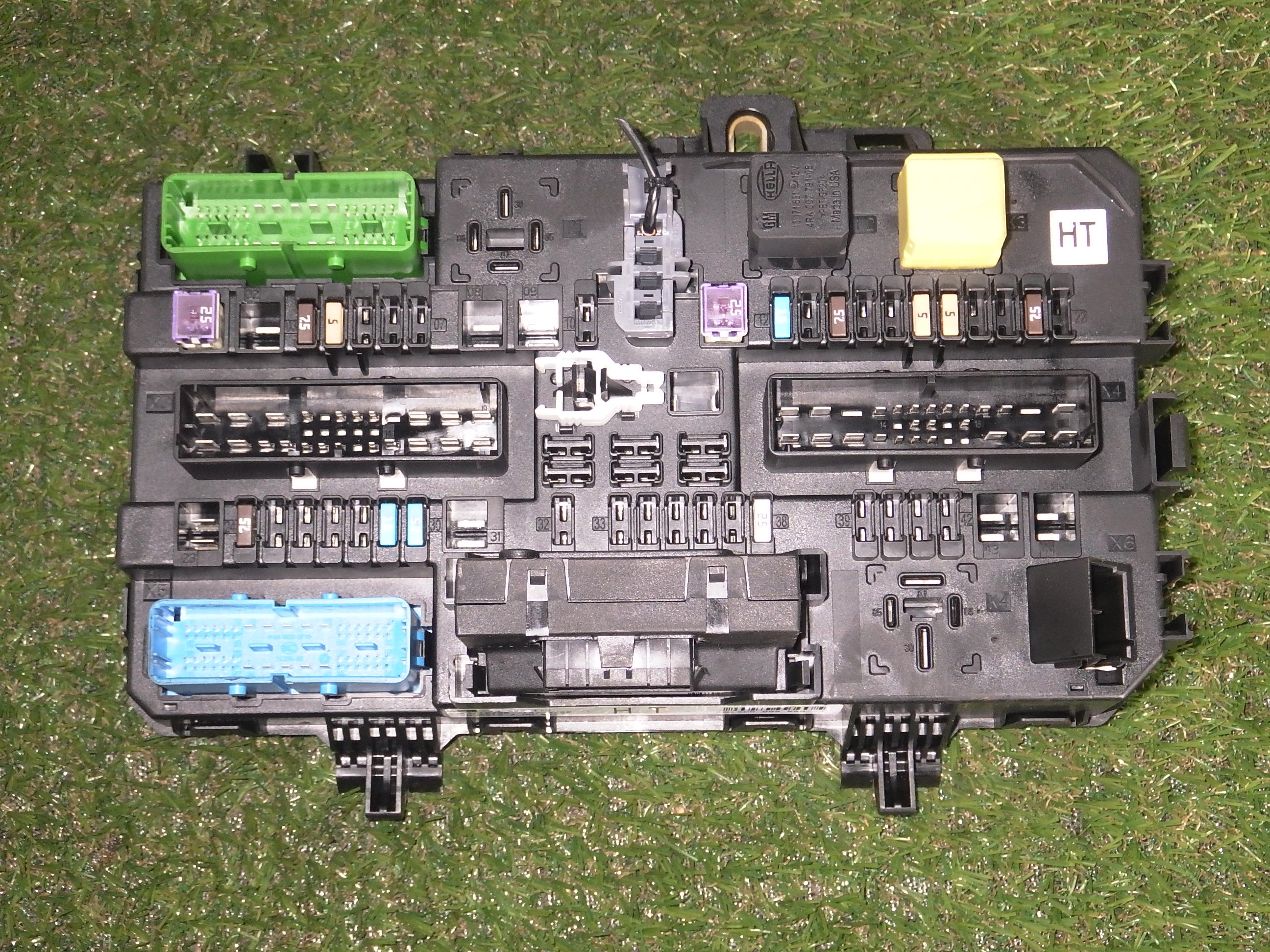 Fuse Box Opel Astra H Estate A04 1 9 Cdti 16v L35 13222173