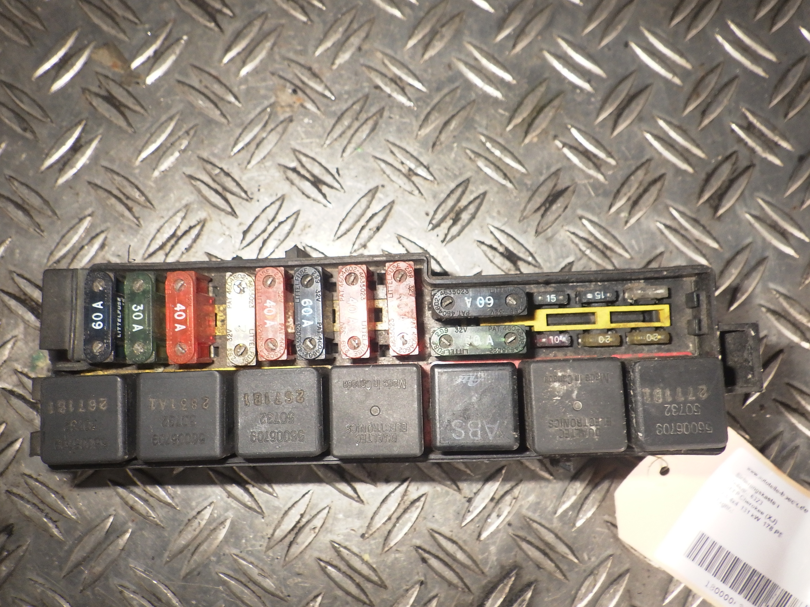 Fuse box JEEP CHEROKEE (XJ) 4.0 4x4 JEEP 56006709 , 56008894 BParts