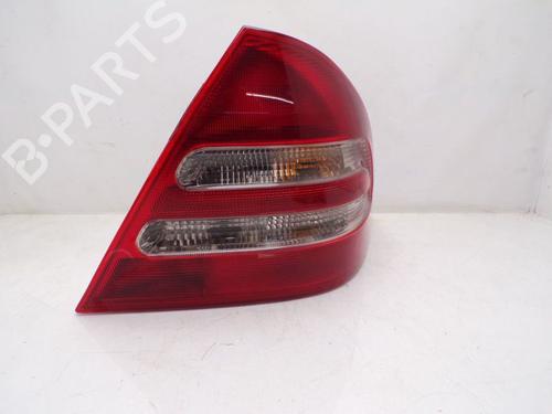 Used Right taillight Right taillight MERCEDES-BENZ C-CLASS (W203) C 220 CDI (203.006, 203.008) (143 hp) 33158041 33158041