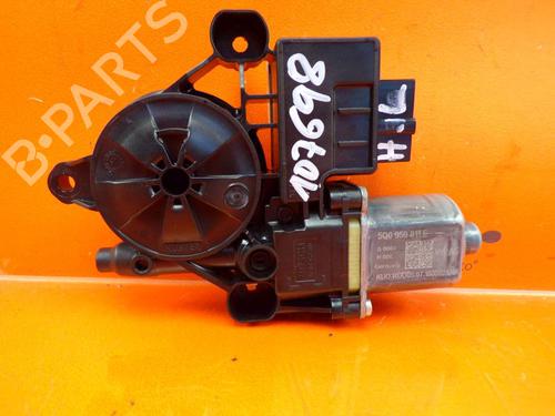 Motor elevalunas trasero izquierdo SEAT LEON (5F1) 1.4 TSI (150 hp) 32830036