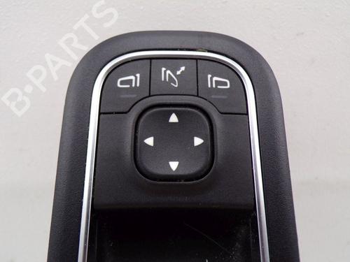 Switch MERCEDES-BENZ CLA Shooting Brake (X118) CLA 180 (118.684) | BP32004682I30