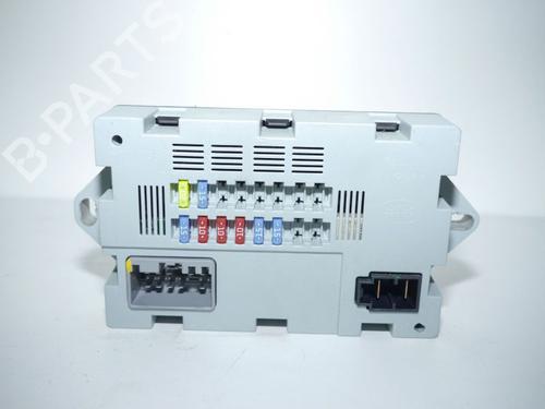 Used Fuse box JAGUAR F-PACE (X761) 3.0 SCV6 AWD (380 hp) 32639641