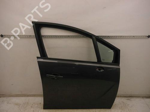 Used Right front door OPEL MERIVA B MPV (S10) 1.4 (75) (120 hp) 31260860