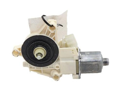 right-front-window-motor-mercedes-benz-c-class-w204-2007-2008-2009-2010-2011-2012-2013-2014-2015-40024555 main image