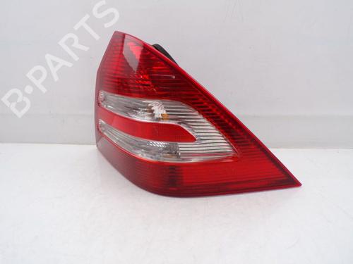 Right taillight MERCEDES-BENZ C-CLASS (W203) C 200 Kompressor (203.042) | BP30797326C35