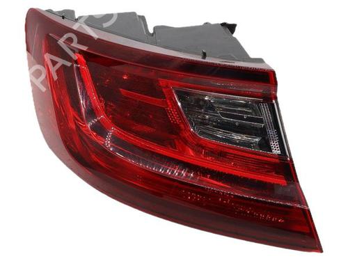 left-taillight-renault-megane-iv-hatchback-b9amn_-2015-40024595 main image