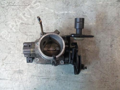 Used Throttle body FORD MONDEO I Turnier (BNP) 1.8 i 16V (115 hp) 32821904