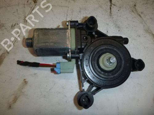 Rudehejsemotor forskærm højre VW GOLF IV (1J1) 1.6 16V (105 hp) 24383667