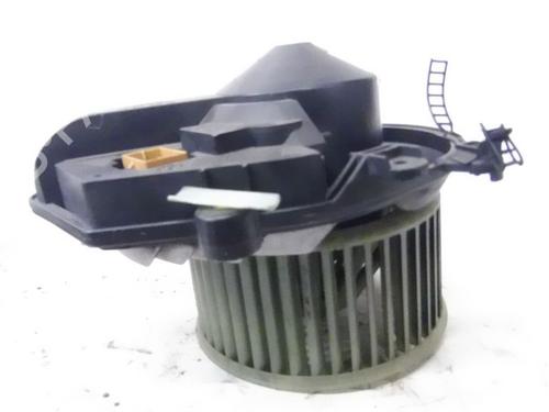 Moteur de chauffage AUDI A4 B5 Avant (8D5) 1.6 (102 hp) 24383339