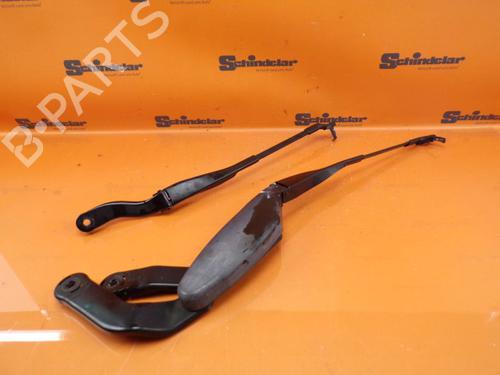 Used Front windshield wiper arm MERCEDES-BENZ E-CLASS T-Model (S211) E 220 T CDI (211.206) (150 hp) 24389458