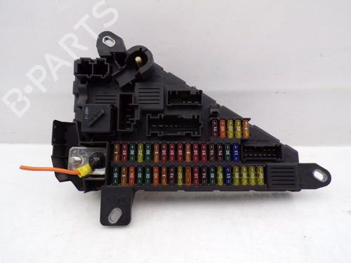 fuse-box-bmw-5-touring-e61-2004-2005-2006-2007-2008-2009-2010-33157401 main image