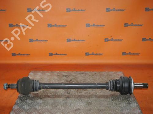 Drivaksel bagtil venstre MERCEDES-BENZ C-CLASS (W205) C 300 (205.048) (245 hp) 33047792