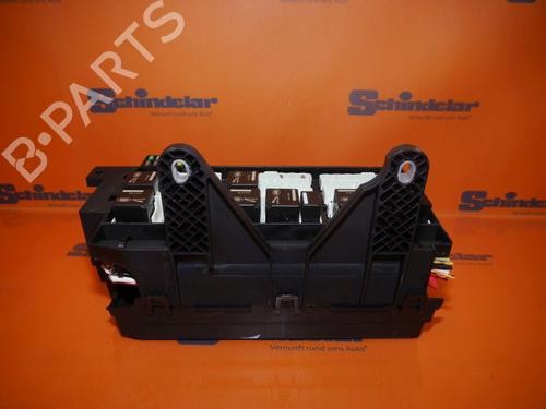 Fuse box JAGUAR XE (X760) 2.0 D | BP24390033E1 