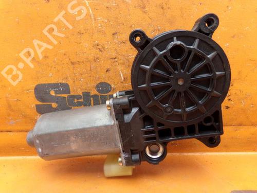 Left front window motor BMW 3 Touring (E46) 318 i | BP28363663E21 