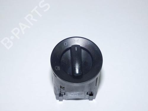 Used Headlight switch VW POLO (9N_, 9A_) 1.4 TDI (70 hp) 24381271