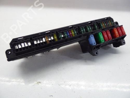 Boîte à Fusibles BMW 5 Touring (E61) 525 d (177 hp) 33143366