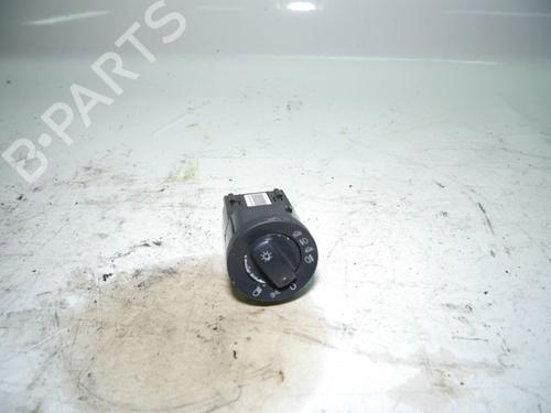 Used Headlight switch AUDI A4 B7 Avant (8ED) 2.0 TDI (140 hp) 24381505