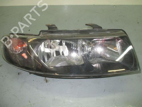 Højre forlygte SEAT LEON (1M1) 1.6 16 V (105 hp) 24380487
