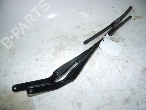 Front windshield wiper arm BMW 1 (E81) 123 d | BP32634431C143