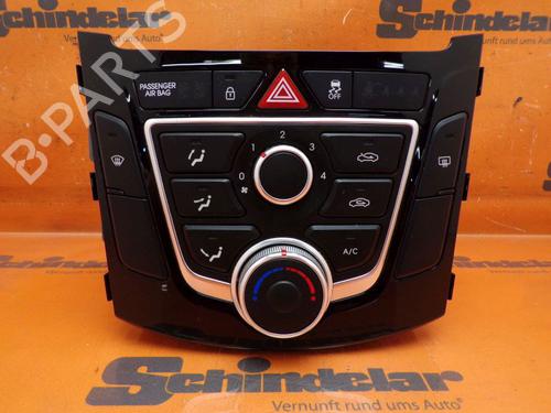 climate-control-hyundai-i30-estate-gd-2012-30669922 main image