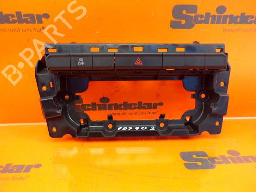 switch-vw-t-roc-a11-d11-2017-32642568 main image