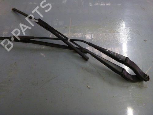 Used Front windshield wiper arm MERCEDES-BENZ B-CLASS Sports Tourer (W245) B 180 CDI (245.207) (109 hp) 24380090