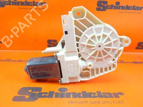 right-front-window-motor-audi-q5-8rb-2008-2009-2010-2011-2012-2013-2014-2015-2016-2017-2018-2019-32831411 main image