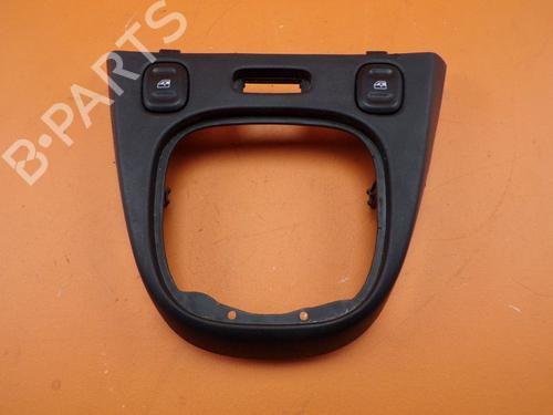 Used Middle console FIAT PANDA (312_, 319_) 1.2 (312PXA1A) (69 hp) 24389319