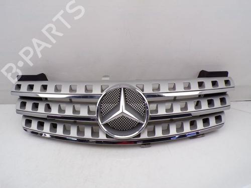 Used Grille MERCEDES-BENZ M-CLASS (W164) ML 320 CDI 4-matic (164.122) (224 hp) 30797458
