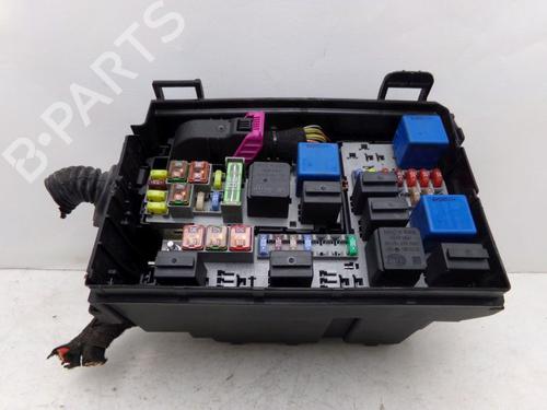 Sikringsdåse OPEL MERIVA B MPV (S10) 1.4 (75) (140 hp) 30047414