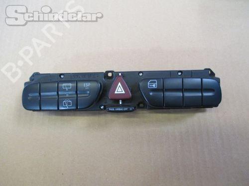 Used Warning switch MERCEDES-BENZ C-CLASS T-Model (S203) C 180 (203.235) (129 hp) 23507014