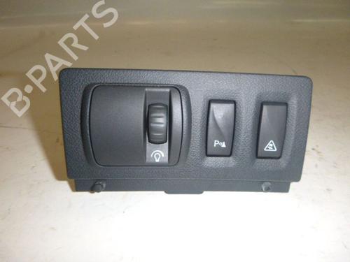 Used Switch Switch RENAULT LAGUNA III Grandtour (KT0/1) 2.0 dCi GT (KT11, KT1E, KT1N) (178 hp) 33141517 33141517