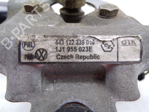 Front wiper motor VW GOLF IV Variant (1J5) 1.6 16V | BP33158332M29 - Image 5