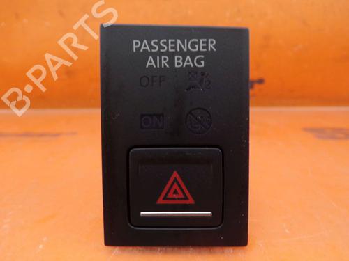 Used Warning switch VW GOLF VII (5G1, BQ1, BE1, BE2) 1.5 TSI (150 hp) 24412182
