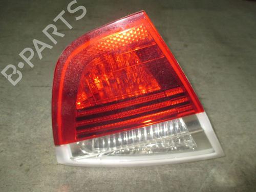 Venstre baglygte bagklap BMW 3 (E90) 320 i (150 hp) 32822214