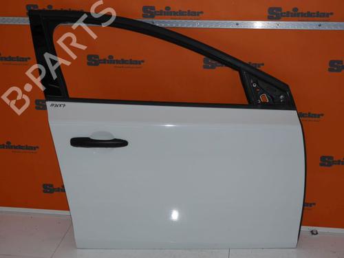 Dør høyre foran VOLVO V40 Hatchback (525) D3 (150 hp) 33146675