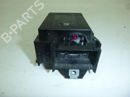 Spak kontakt VW PASSAT B6 Variant (3C5) 1.6 (102 hp) 33143261