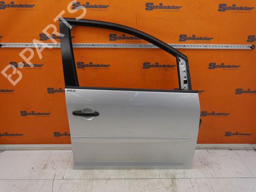 Used Right front door VW TOURAN (1T1, 1T2) 1.6 (102 hp) 27666577
