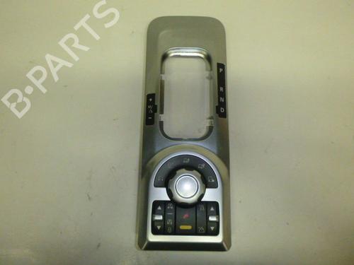 Middenconsole LAND ROVER RANGE ROVER III (L322) 3.6 D 4x4 (272 hp) 32826111