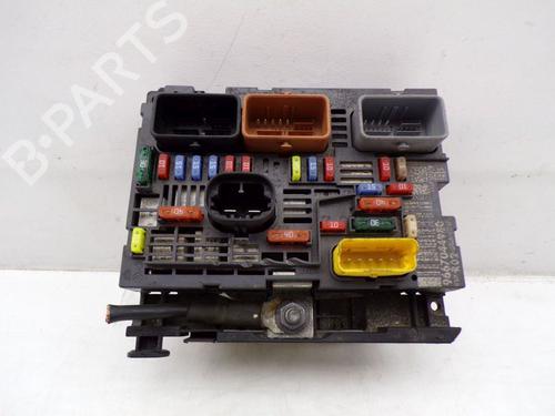 Used Fuse box RENAULT CLIO IV (BH_) 0.9 TCe 90 (BHNF, BHMA, BHMH, BHJK, BHJR) (90 hp) 33157260