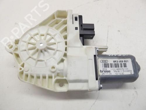 Portierruitmotor linksvoor AUDI A4 B8 Avant (8K5) 2.0 TFSI quattro (211 hp) 30669630