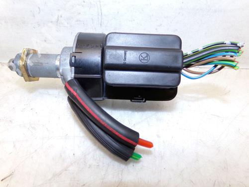 switch-mercedes-benz-e-class-t-model-s124-1993-1994-1995-1996-32839206 main image