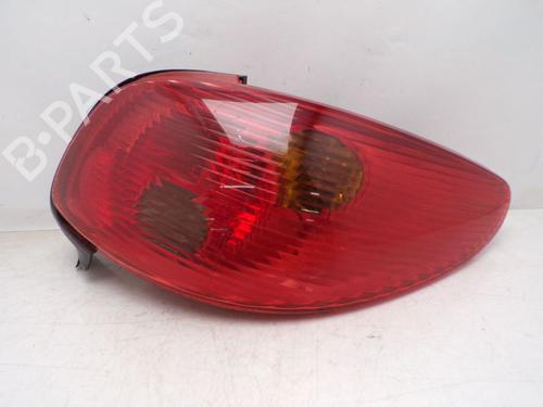 Rückleuchte Rechts für PEUGEOT 206 CC (2D) 1.6 16V (2DNFUF, 2DNFUR) (109 hp) 33155696